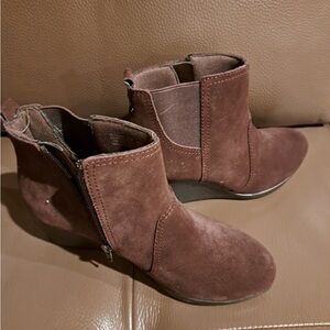 Clark’s chocolate brown boots NEW